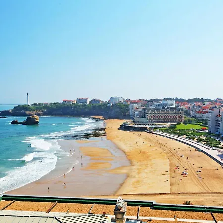 帕维永英格兰酒店 公寓 *